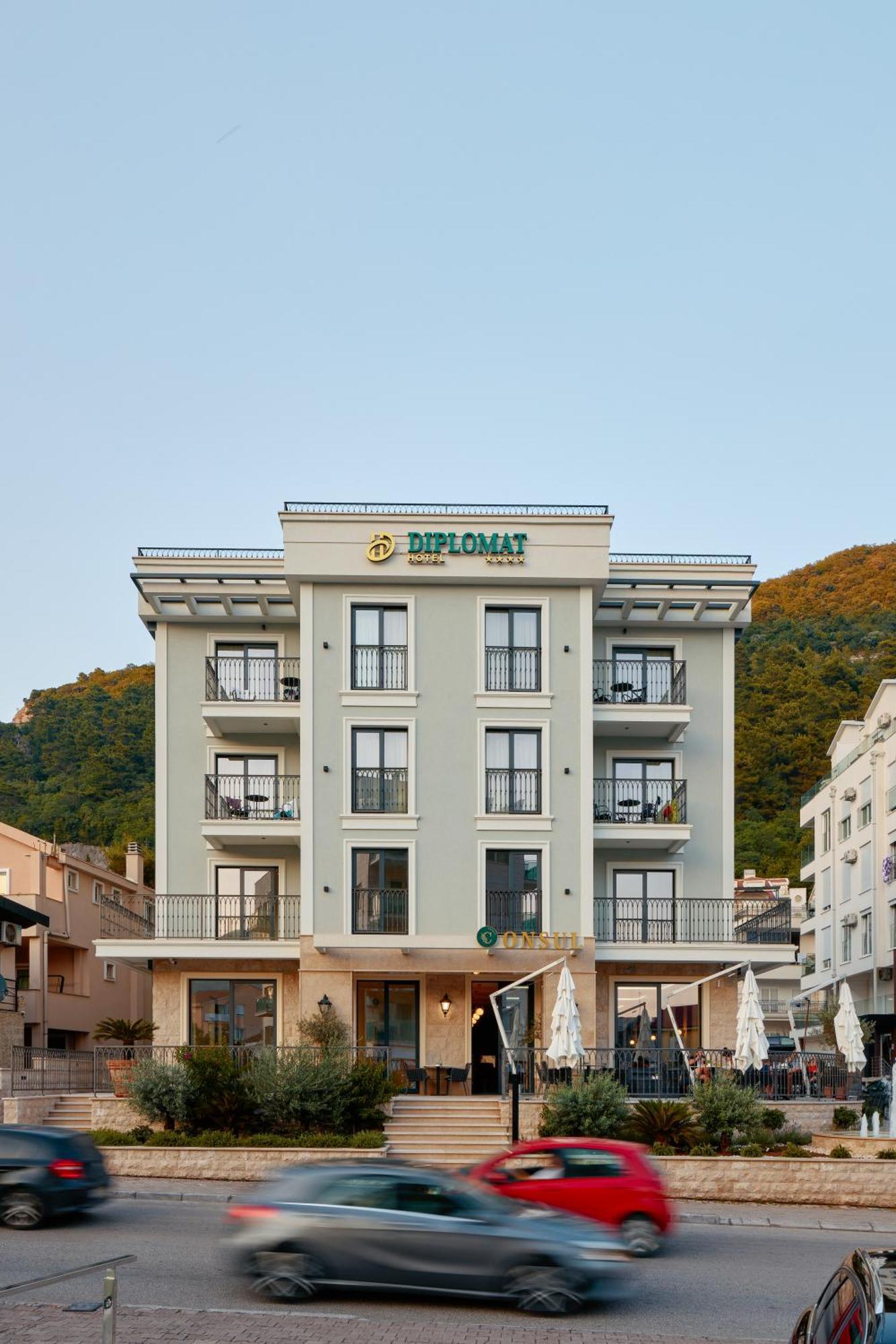 Hotel Diplomat By Aycon บุดวา ภายนอก รูปภาพ