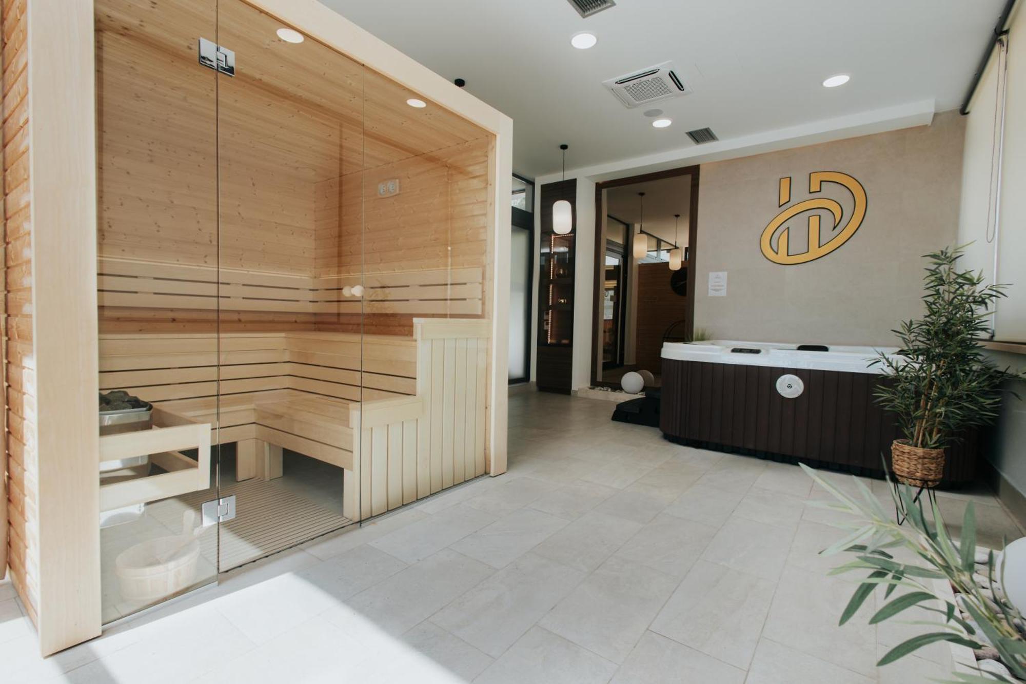 Hotel Diplomat By Aycon บุดวา ภายนอก รูปภาพ